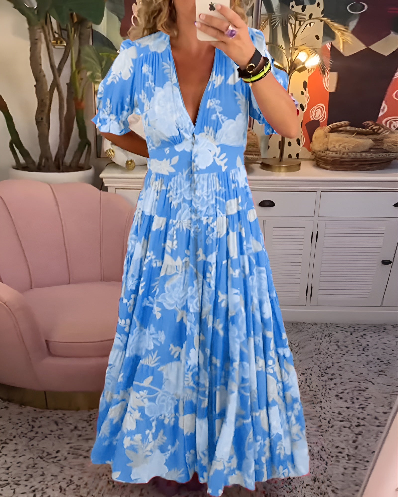 Carine | Taskullinen V-pääntie kukkakuosiset mekko